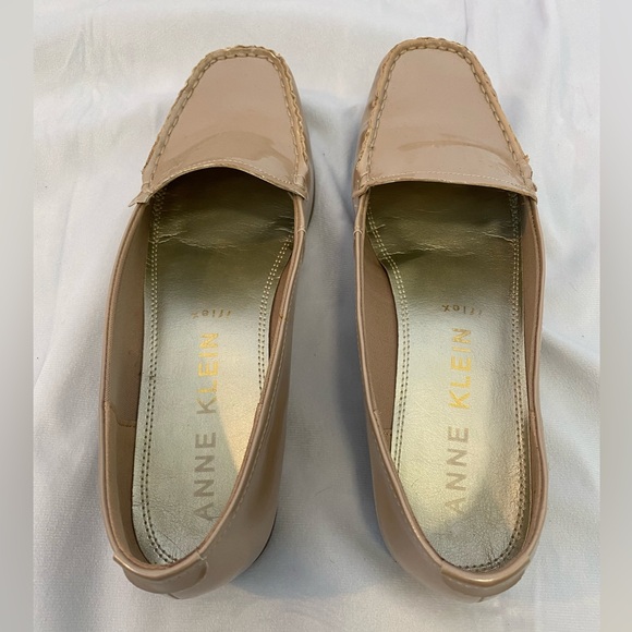 EUC Anne Klein patent leather loafers sz 10M - Picture 5 of 9